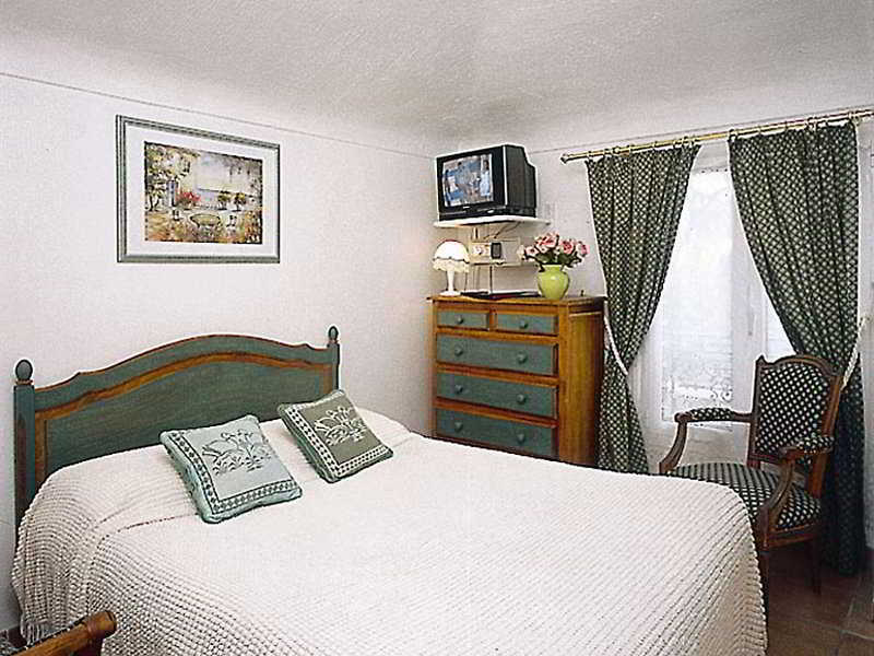 La Bastide De L'Oliveraie Cannes Room photo